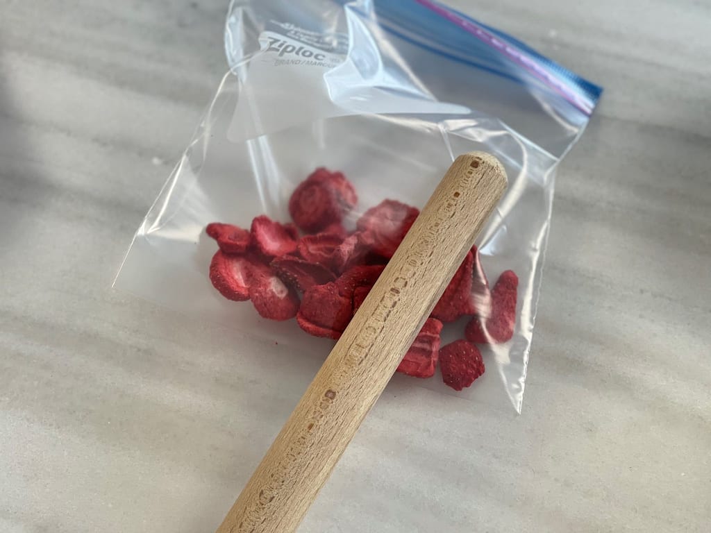 freeze dry strawberry for hanami dango